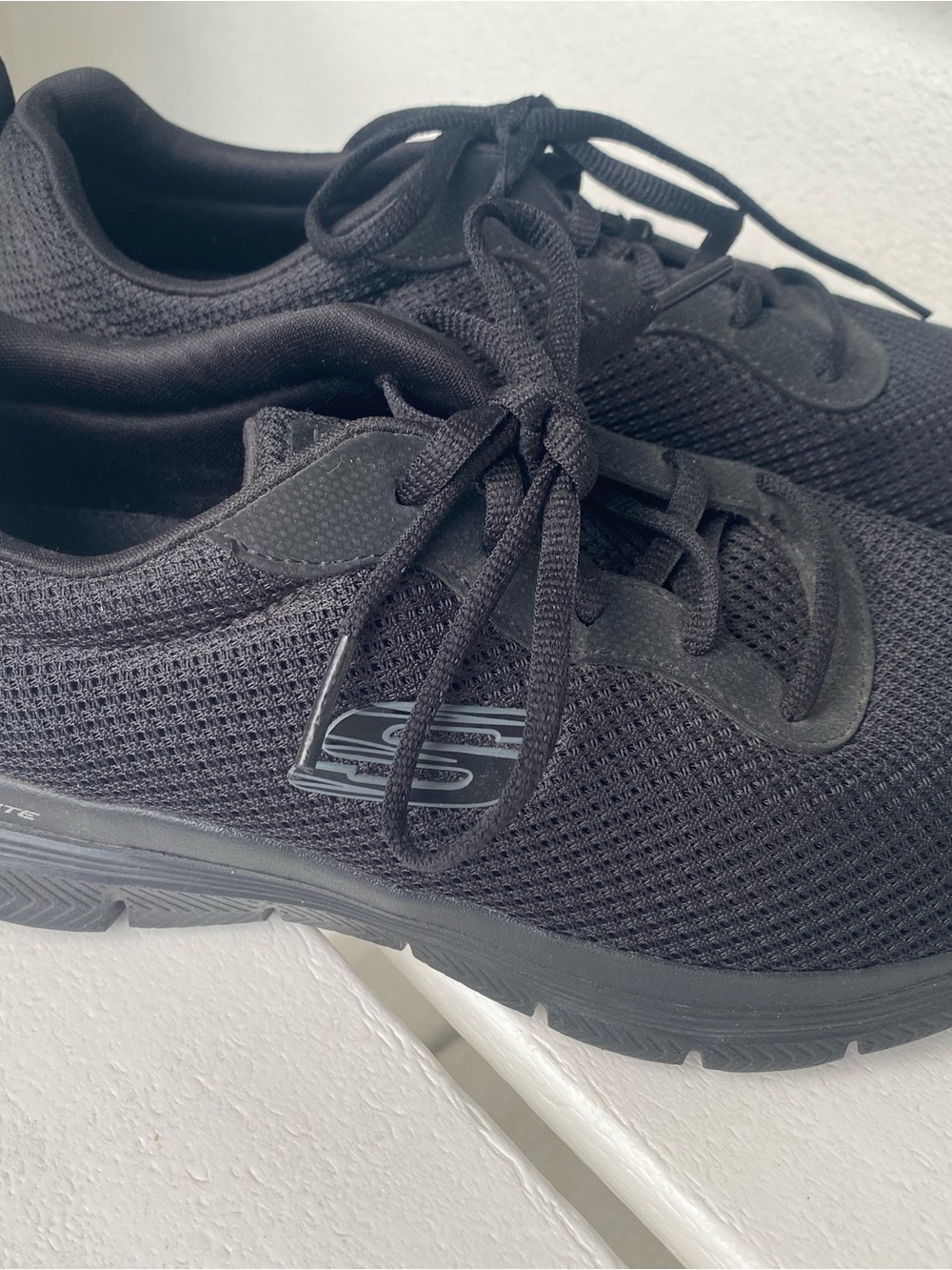 Skechers Womens  Black Breathable Sneaker